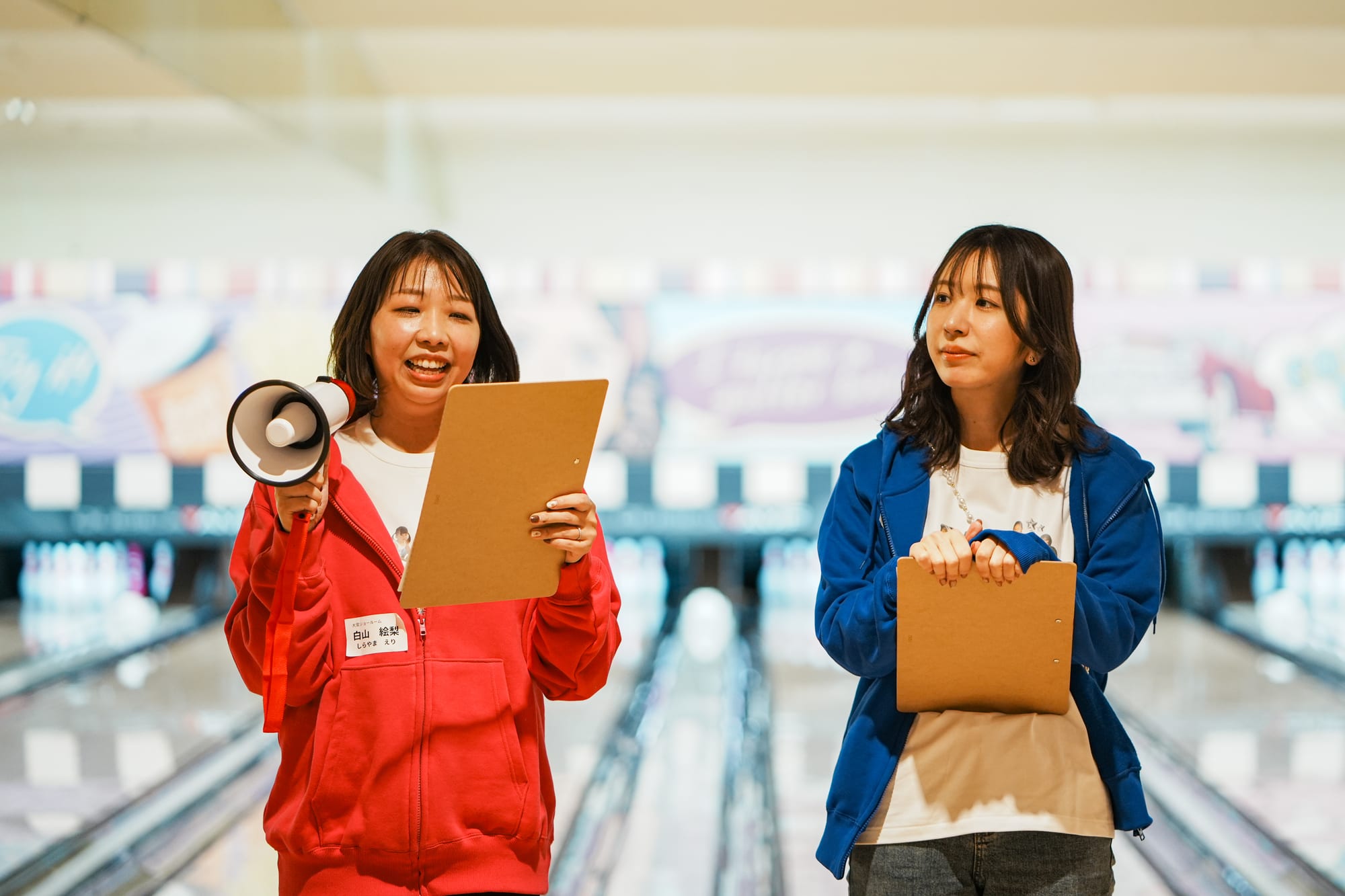 イベントを進行する社員たち