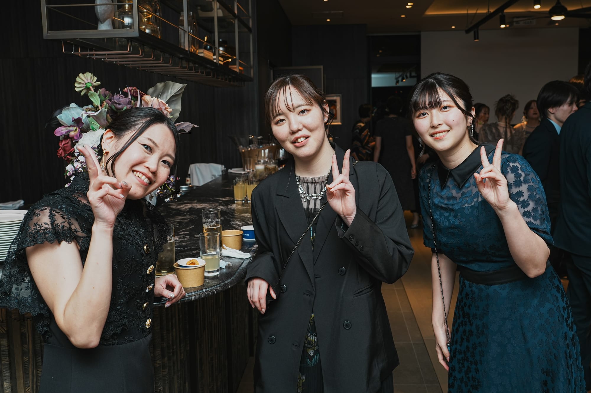 ドレスアップした社員たち